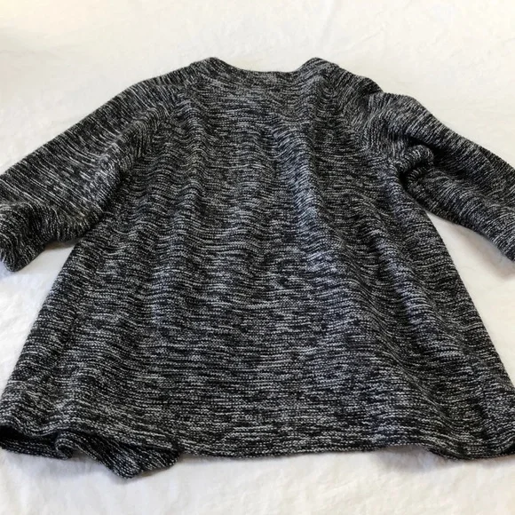 AB Studio Black/White cardigan, open front with button at neckline. Size Medium - Picture 4 of 4